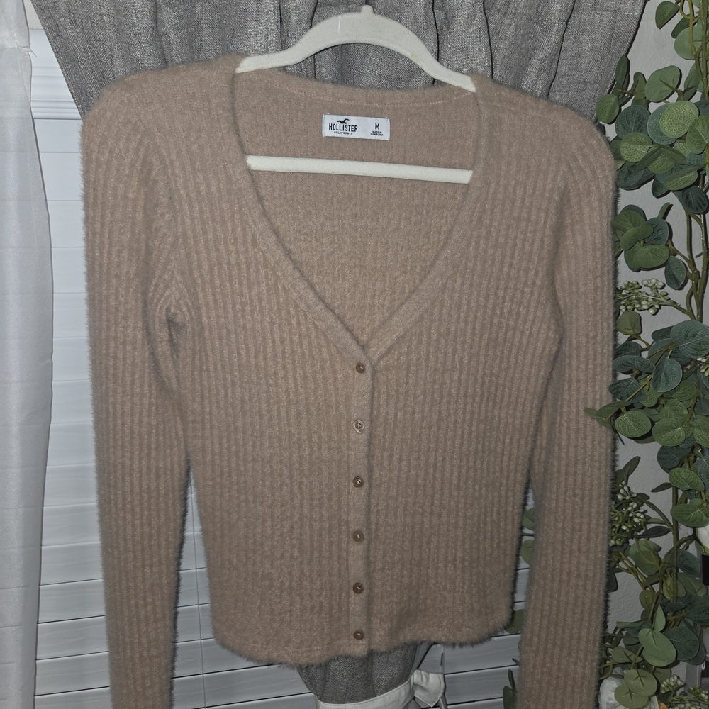 Hollister Women's Tan Sweater